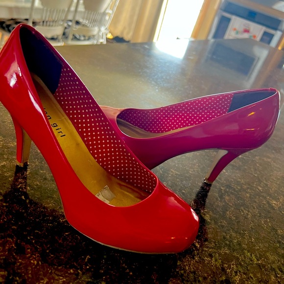 Steve Madden patent leather pumps - Picture 1 of 1